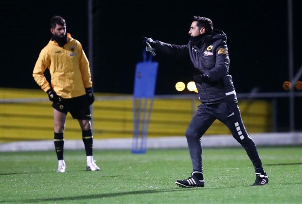 ΑΕΚ: Στα λευκά τα Σπάτα - Επιχείρηση καθαρισμού πριν την προπόνηση (photos)