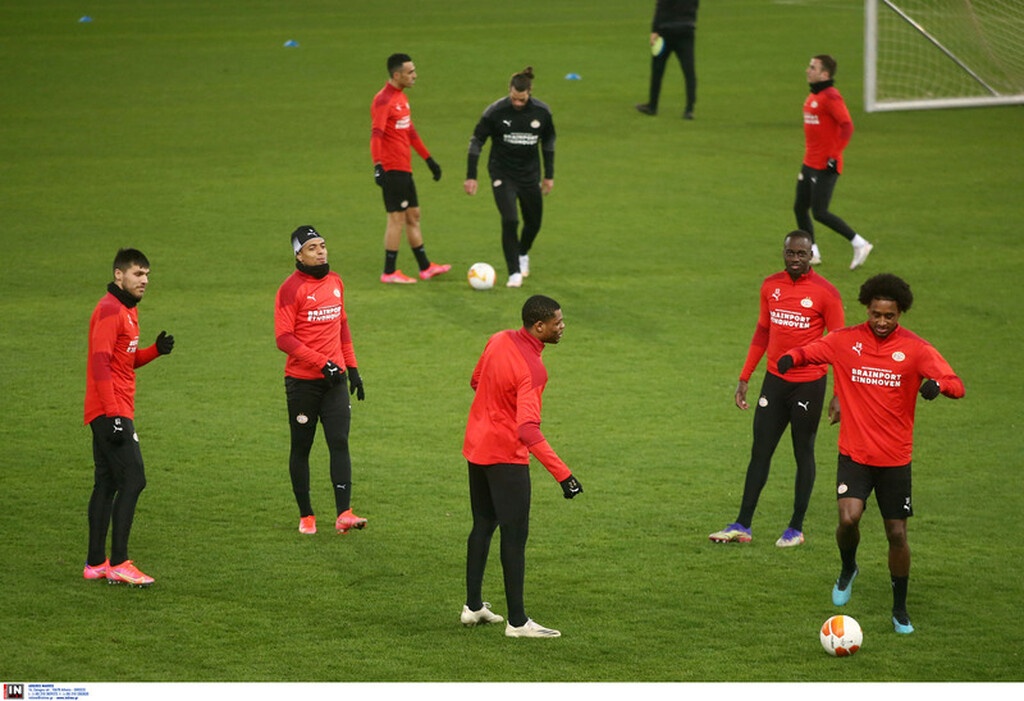 Ολυμπιακός-Αϊντχόφεν: Ο εκνευρισμός του Σμιντ και η αναφορά στους Πειραιώτες (photos)