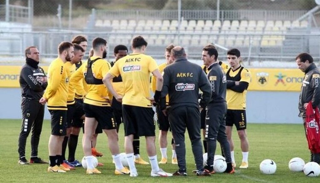 ΑΕΚ: Στα λευκά τα Σπάτα - Επιχείρηση καθαρισμού πριν την προπόνηση (photos)