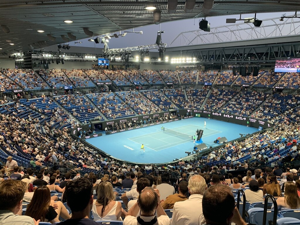 Australian Open: «Λύγισε» ο Στέφανος Τσιτσιπάς απέναντι στη... μηχανή-Μεντβέντεφ! (video+photos)