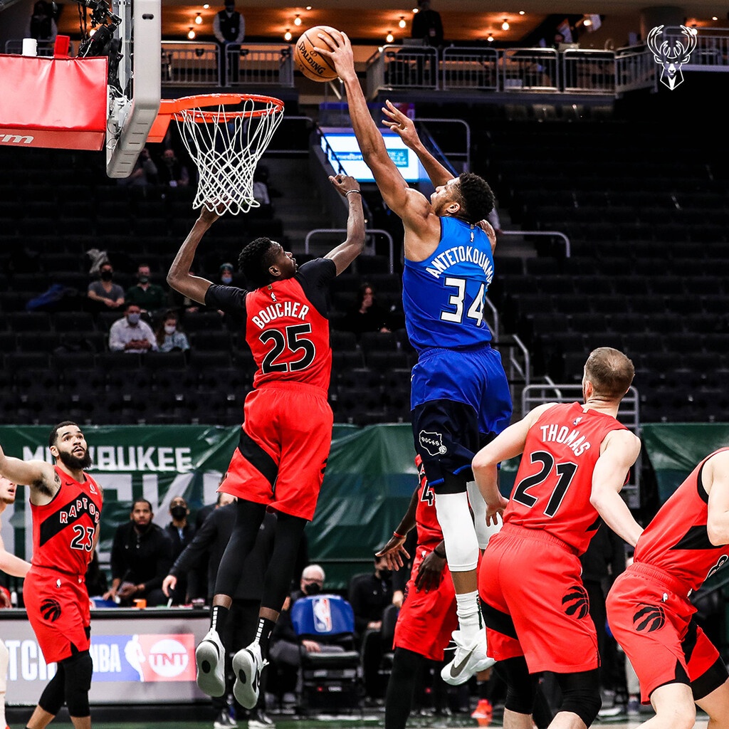 NBA: Νέα ήττα για Μπακς, παρά την προσπάθεια των Giannis και Θανάση (photos+videos)