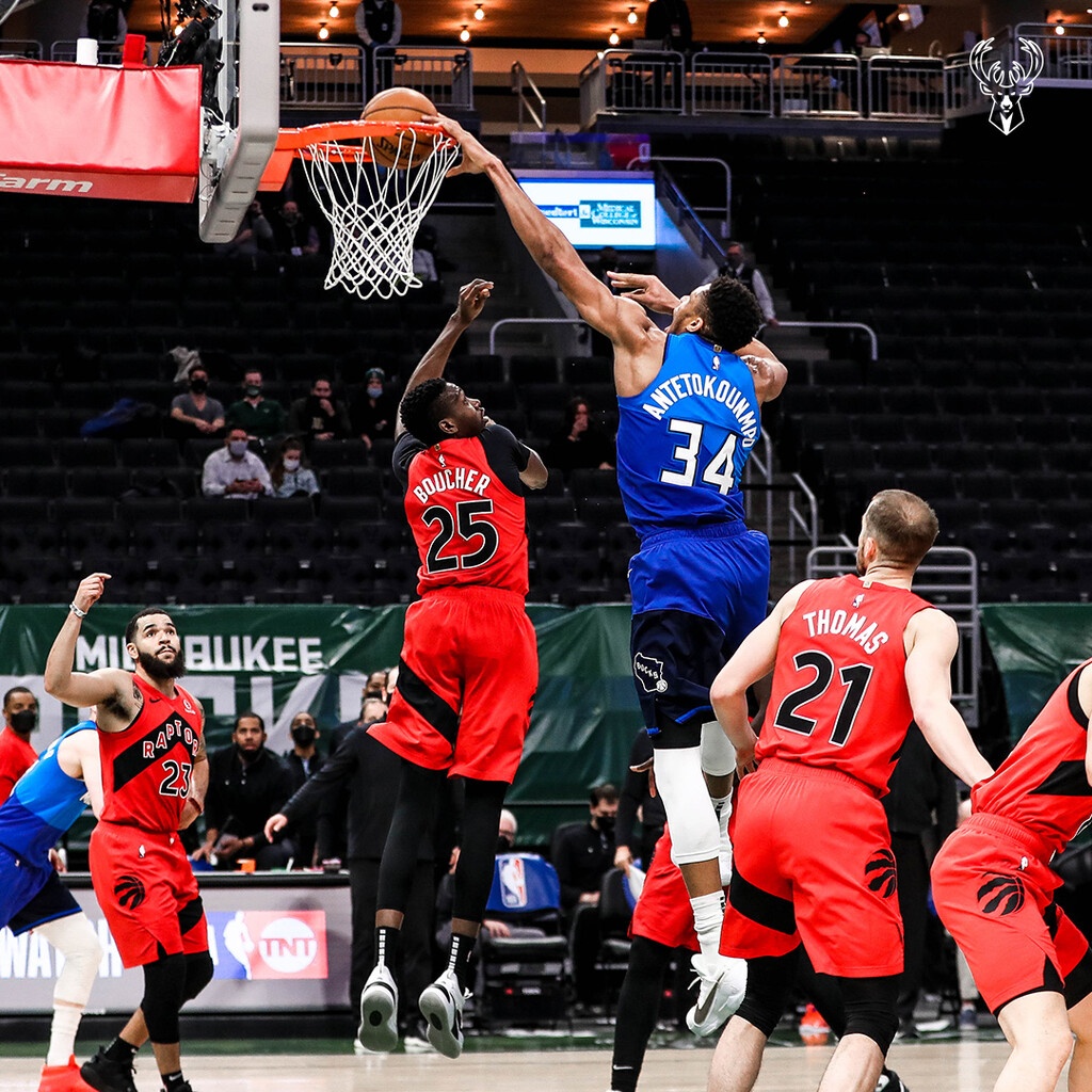 NBA: Νέα ήττα για Μπακς, παρά την προσπάθεια των Giannis και Θανάση (photos+videos)