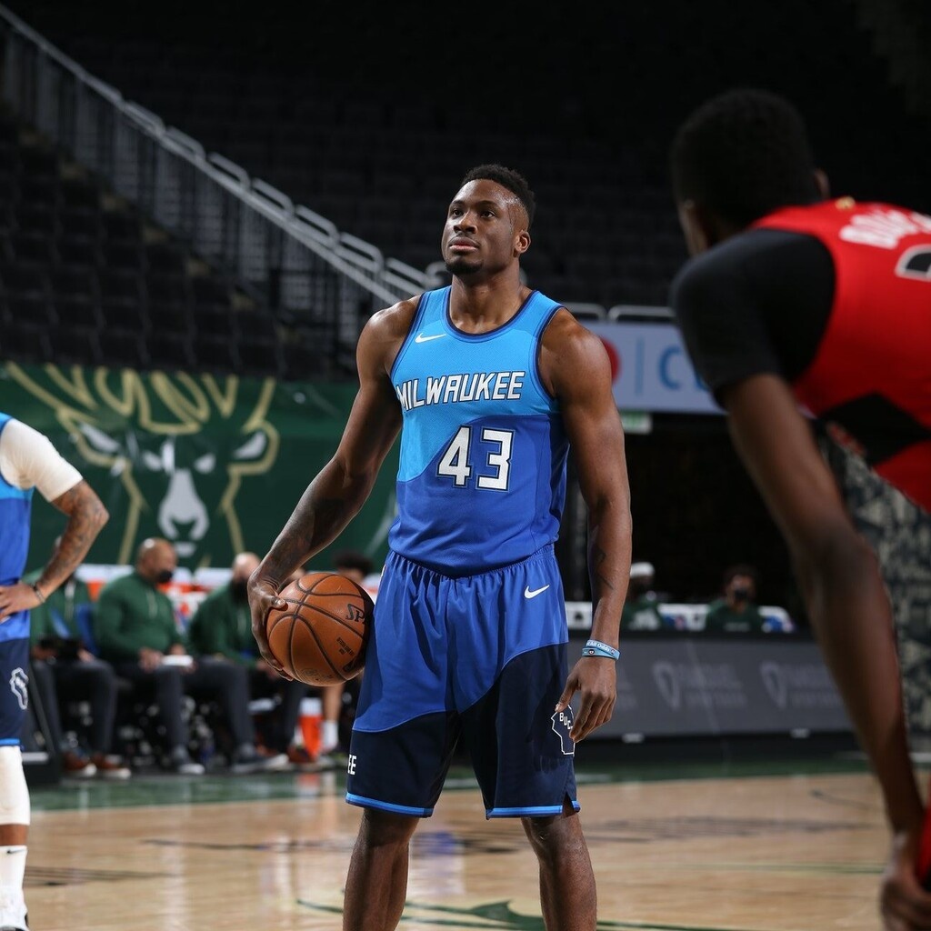NBA: Νέα ήττα για Μπακς, παρά την προσπάθεια των Giannis και Θανάση (photos+videos)