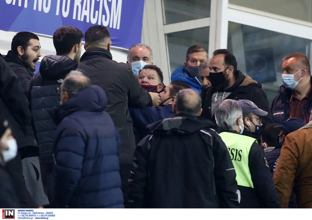 Ατρόμητος - ΑΕΛ: Ένταση με Κούγια στο Περιστέρι - Μπήκε στη... μέση ο Σπανός