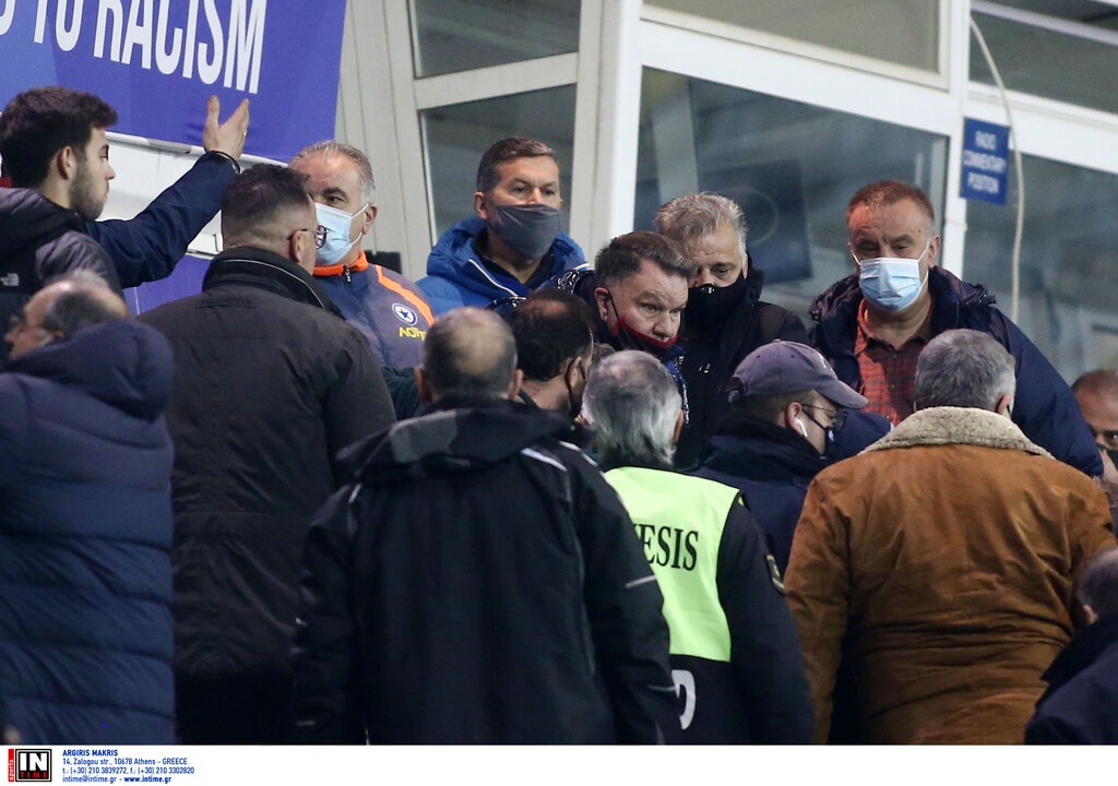 Ατρόμητος - ΑΕΛ: Ένταση με Κούγια στο Περιστέρι - Μπήκε στη... μέση ο Σπανός