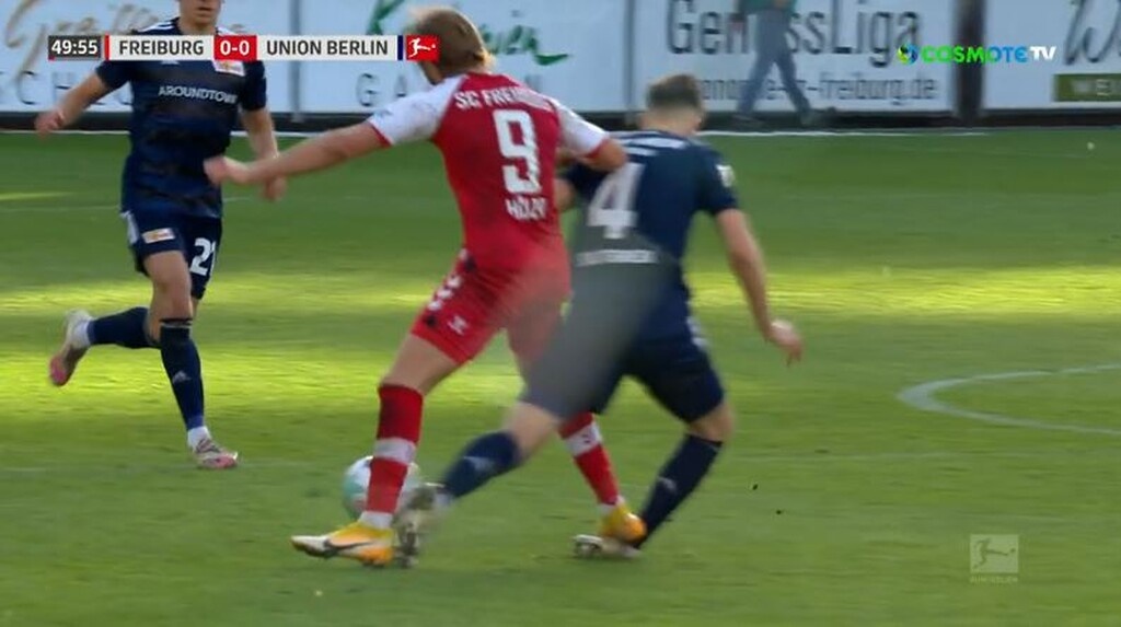 Bundesliga: Ανατριχιαστικό μαρκάρισμα που δεν έφερε αποβολή!