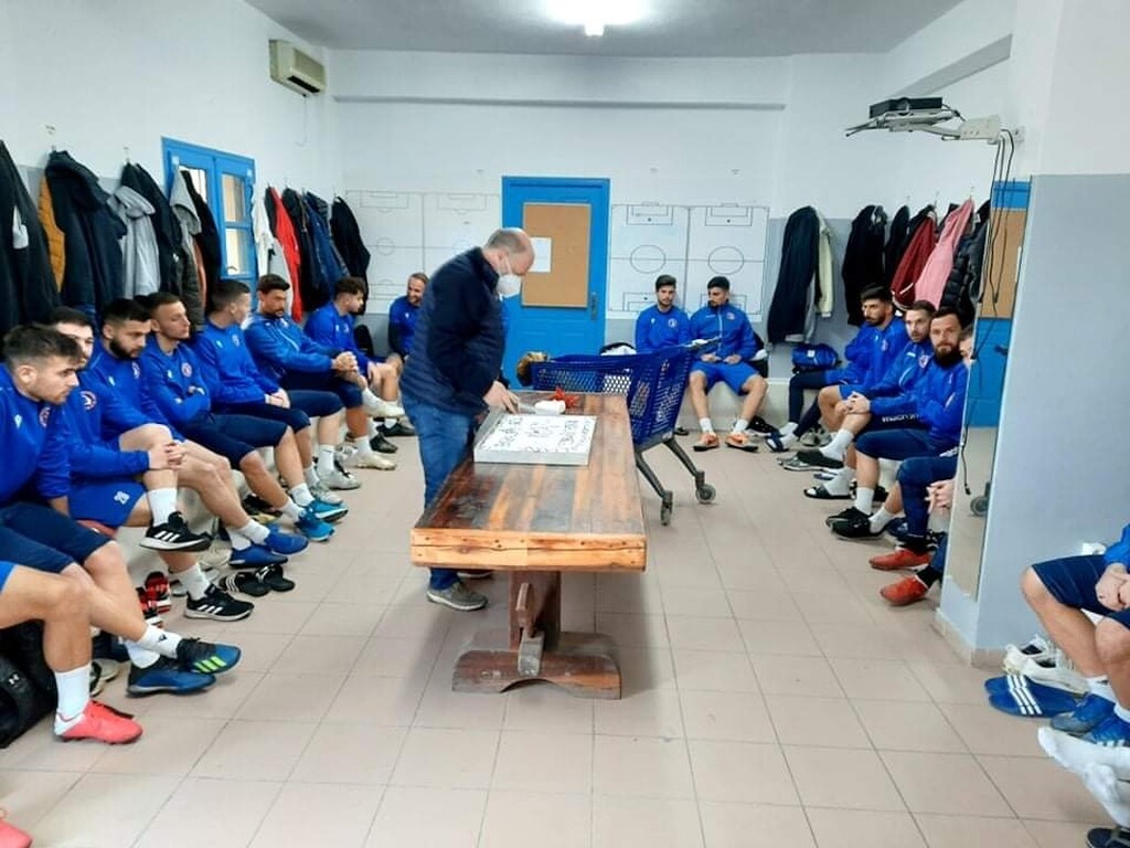 Σαντορίνη: Έκοψε την πίτα της - Τρεις οι τυχεροί