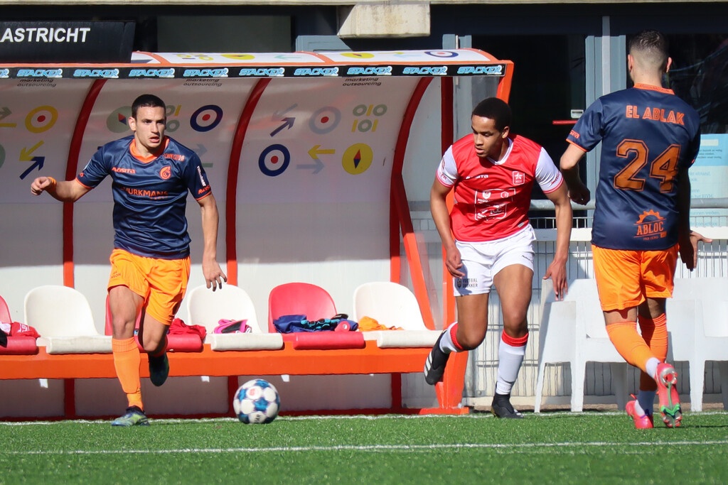 Εξαιρετικός στο ντεμπούτο του ο Εμμανουηλίδης: Δυο γκολ και δυο ασίστ (photos)