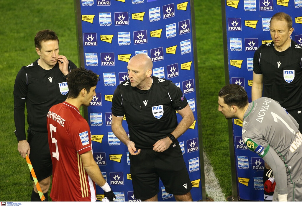 Θετικός στον κορονοϊό βοηθός του ντέρμπι, σε καραντίνα ο διαιτητής! (Photos)