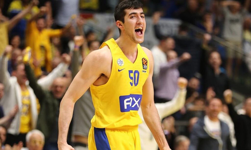 Μακάμπι Τελ Αβίβ: Πλήγμα με Ζούσμαν