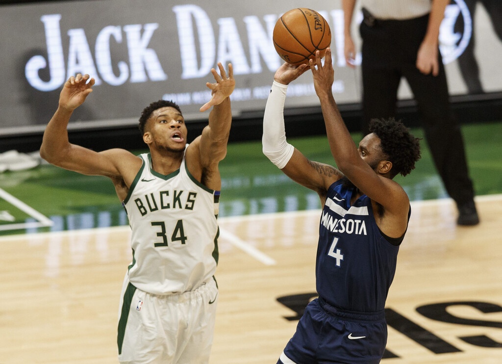 NBA: Γράφει ιστορία ο Γιάννης - 5ος σκόρερ στην ιστορία των Μπακς