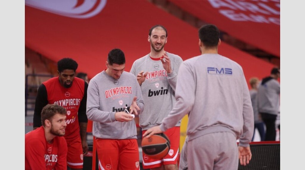 Ολυμπιακός: Η πρώτη προπόνηση του Κώστα Κουφού (photos)