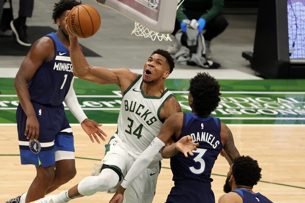 NBA: Γράφει ιστορία ο Γιάννης - 5ος σκόρερ στην ιστορία των Μπακς