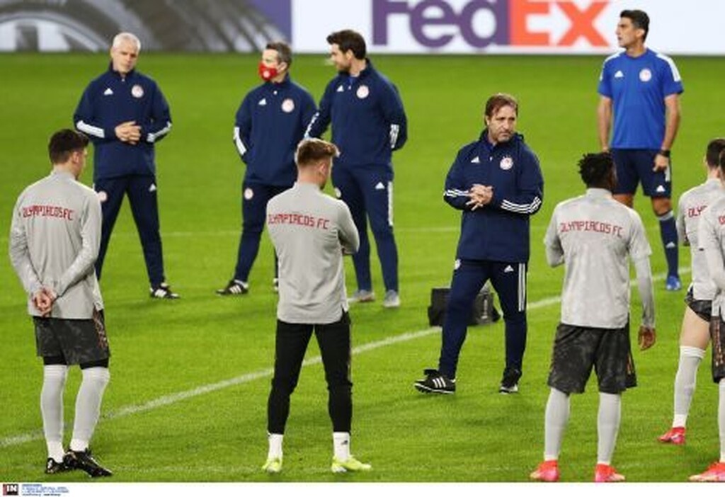 Αϊντχόφεν-Ολυμπιακός: Υποδοχή με ελληνικά και... ορθογραφικό λάθος (photos)