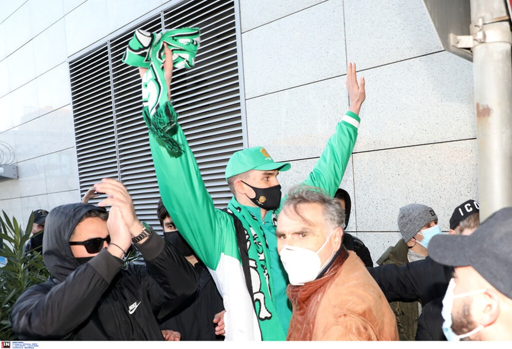 Καρέ καρέ η άφιξη του Χεζόνια στην Ελλάδα