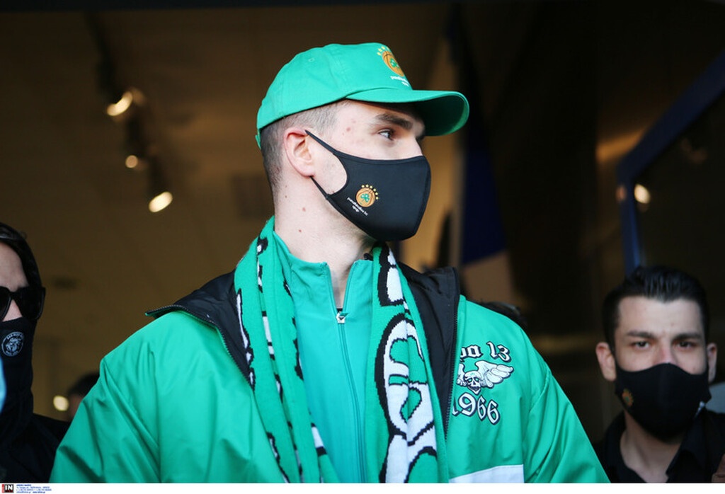 Καρέ καρέ η άφιξη του Χεζόνια στην Ελλάδα