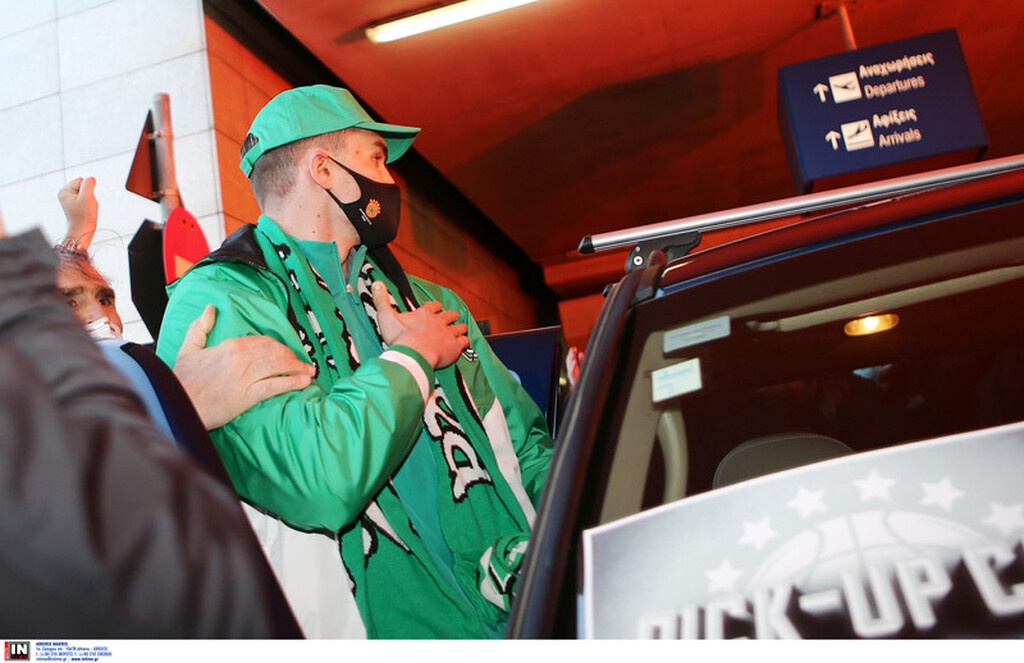 Καρέ καρέ η άφιξη του Χεζόνια στην Ελλάδα