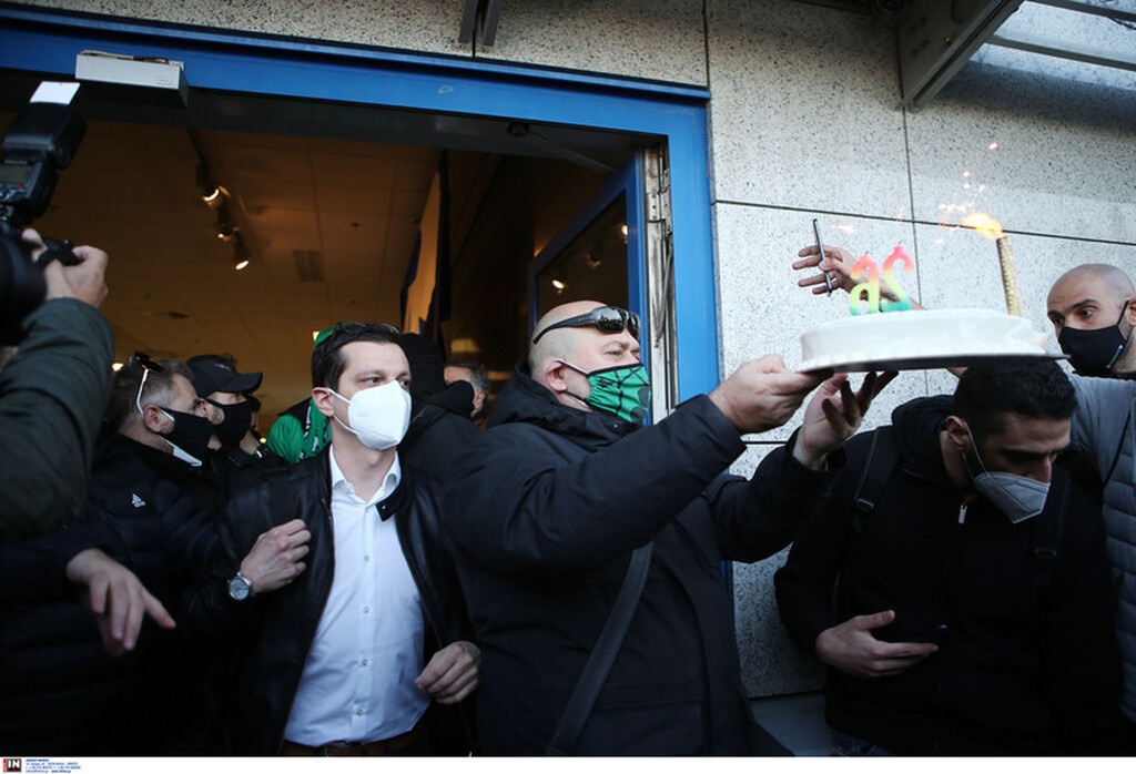 Καρέ καρέ η άφιξη του Χεζόνια στην Ελλάδα