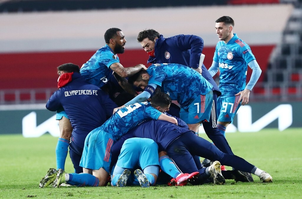 Αϊντχόφεν-Ολυμπιακός: Έξαλλοι πανηγυρισμοί μετά την πρόκριση (photos+video)