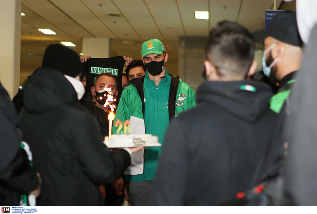 Καρέ καρέ η άφιξη του Χεζόνια στην Ελλάδα