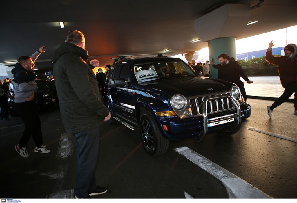 Καρέ καρέ η άφιξη του Χεζόνια στην Ελλάδα