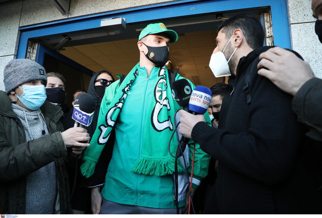 Καρέ καρέ η άφιξη του Χεζόνια στην Ελλάδα