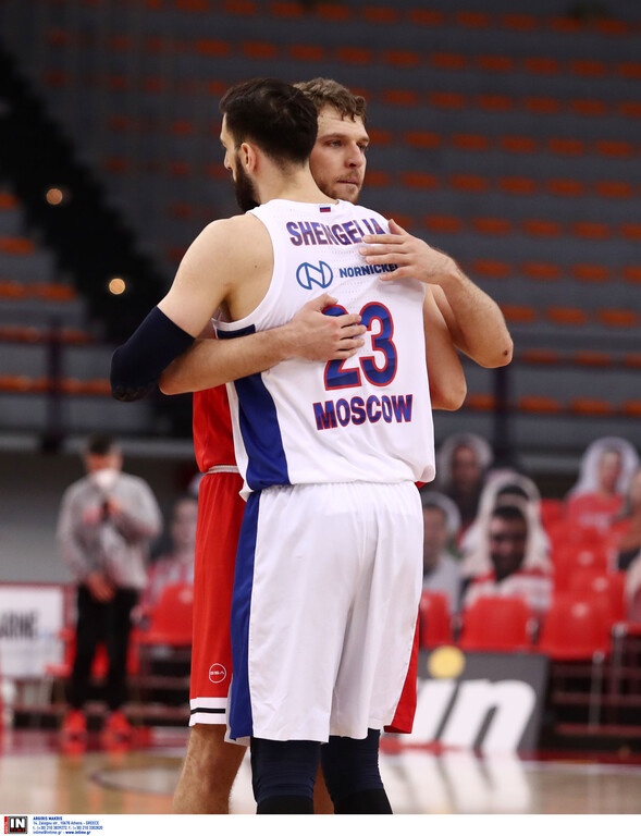 Ολυμπιακός - ΤΣΣΚΑ Μόσχας: Το ρεκόρ του Σπανούλη και η αγκαλιά με τον Τζέιμς (video)