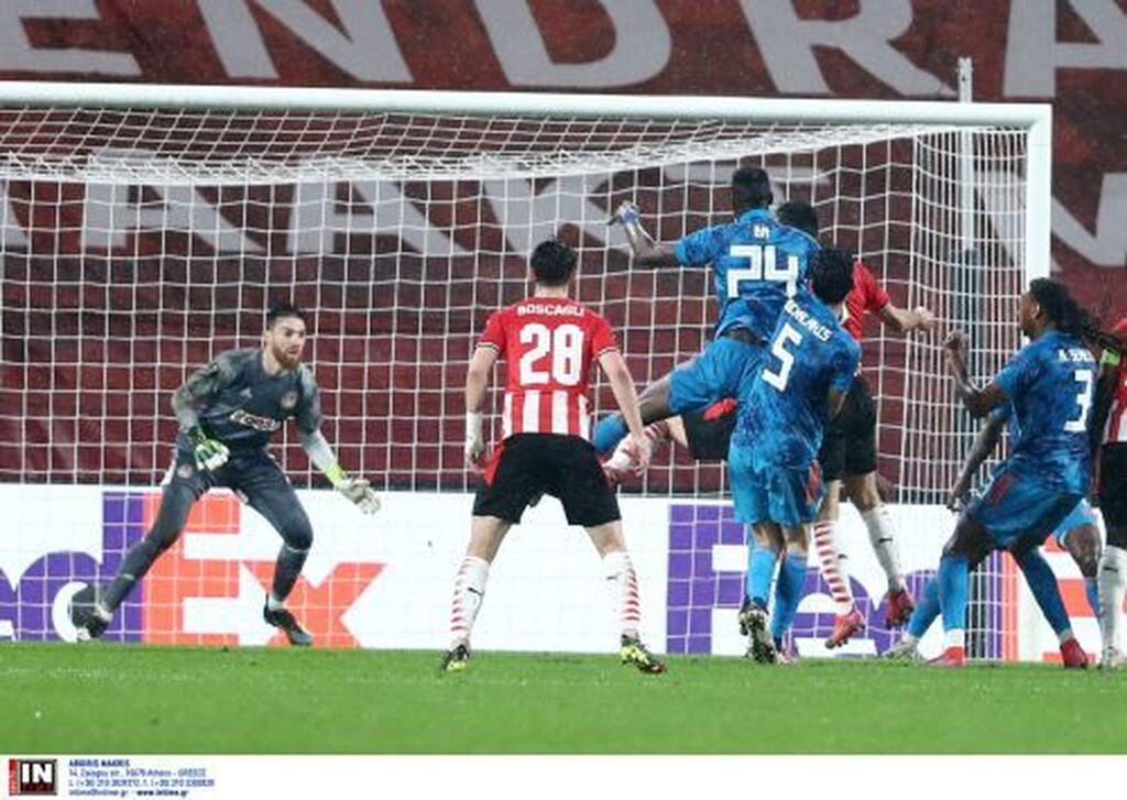 Αϊντχόφεν-Ολυμπιακός: Χάνει 2-0 στο ημίχρονο, μαζί και την πρόκριση (videos)