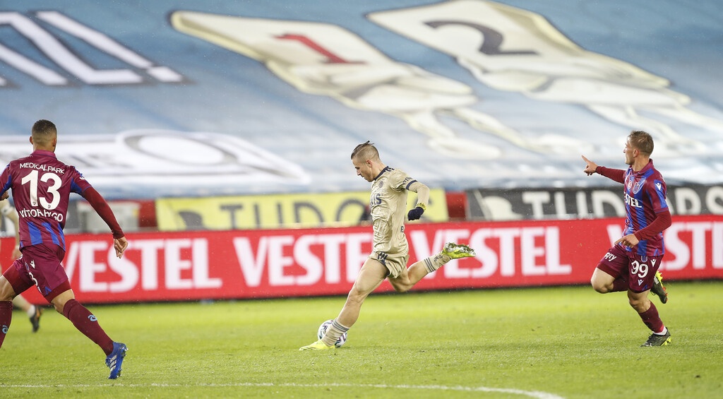 Τραμπζονσπόρ-Φενέρμπαχτσε: «Εκτέλεσε» τον Μπακασέτα με γκολάρα ο Πέλκας (video+photos)