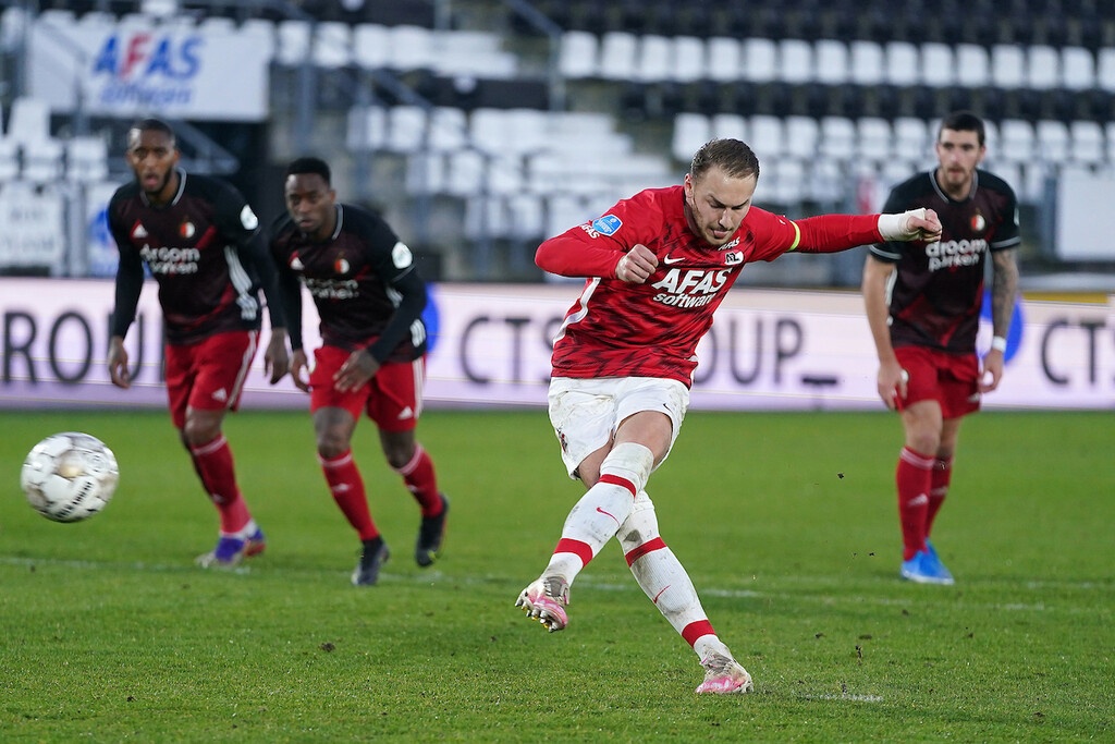 Eredivisie: Η Αλκμάαρ διέλυσε τη Φέγενορντ και μείωσε τη διαφορά από την Αϊντχόφεν (video)