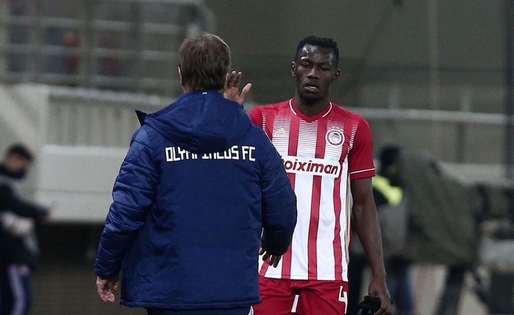 Ολυμπιακός: Χαμός για τον παικταρά - Δύσκολα μένει στον Πειραιά (photos)