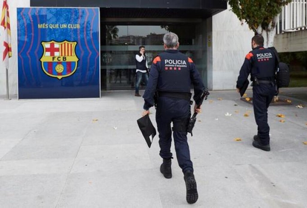 Μπαρτσελόνα: «Ντου» της Αστυνομίας στο «Καμπ Νου» (photos)