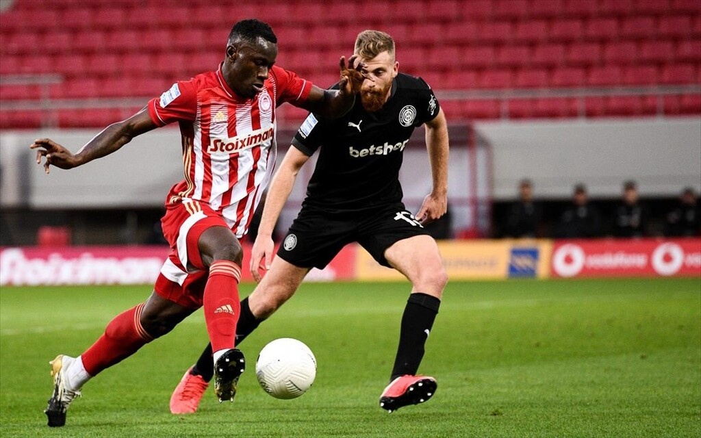 Ολυμπιακός: Χαμός για τον παικταρά - Δύσκολα μένει στον Πειραιά (photos)