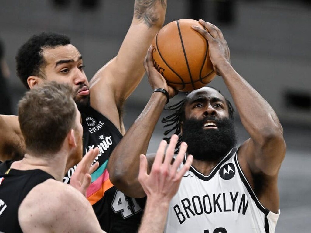 NBA: Ο αλάνθαστος κύριος Χάρντεν (photos+video)