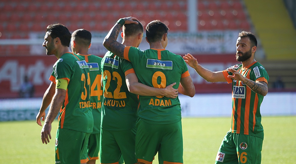 Τουρκία: Μπακασέτας και Τζαβέλλας… μάτωσαν τα δίχτυα! (Video+Photos)