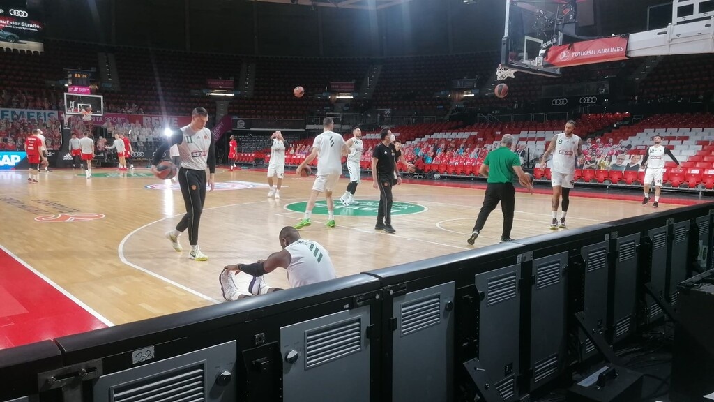 Μπάγερν-Παναθηναϊκός ΟΠΑΠ: Η... σέντρα του Χεζόνια και το «ατύχημα» με τον Δίπλαρο (videos)