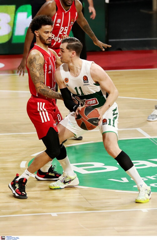 Χεζόνια: Επική ατάκα με... Ναβάρο για το buzzer beater τρίποντο στο Μόναχο (video)