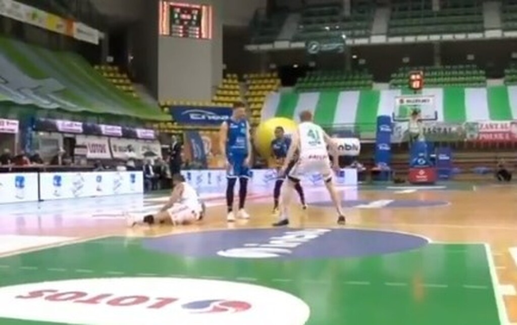 Συναργεμός για Παππά - Φόβοι για σοβαρό τραυματισμό (video+photos)