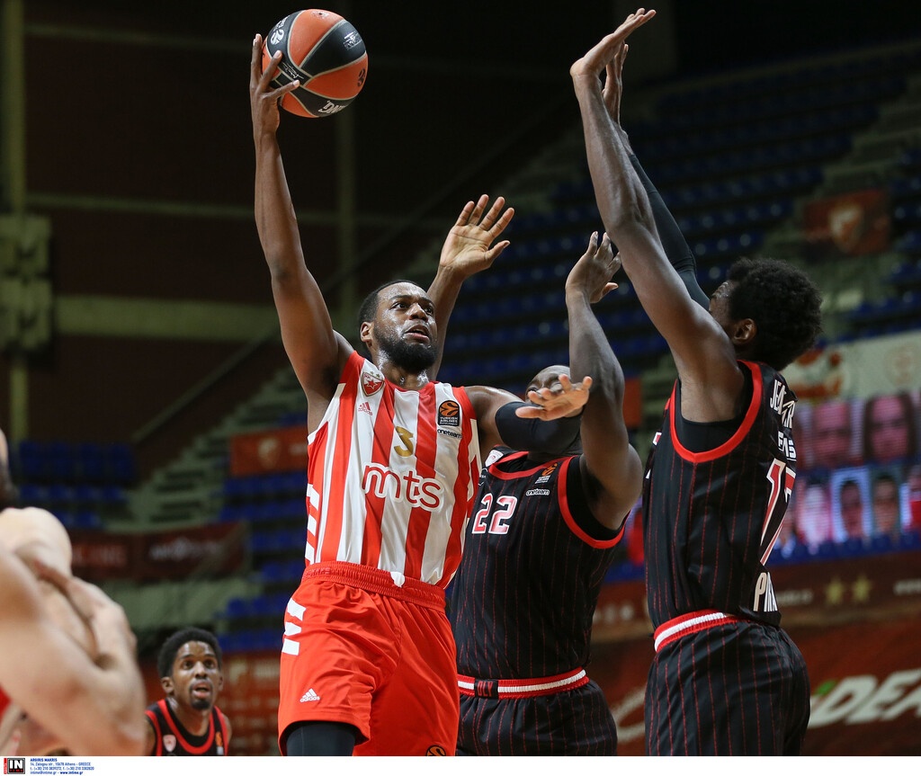 Ολυμπιακός: Στο… μικροσκόπιο ο Λόιντ