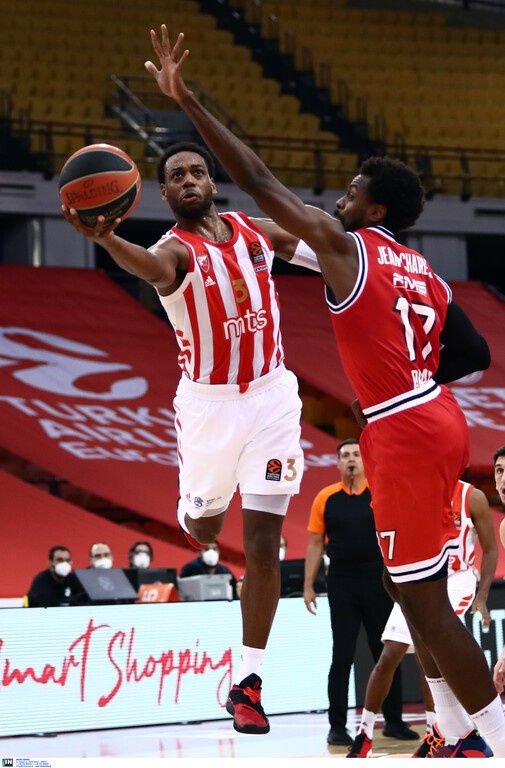 Ολυμπιακός: Στο… μικροσκόπιο ο Λόιντ