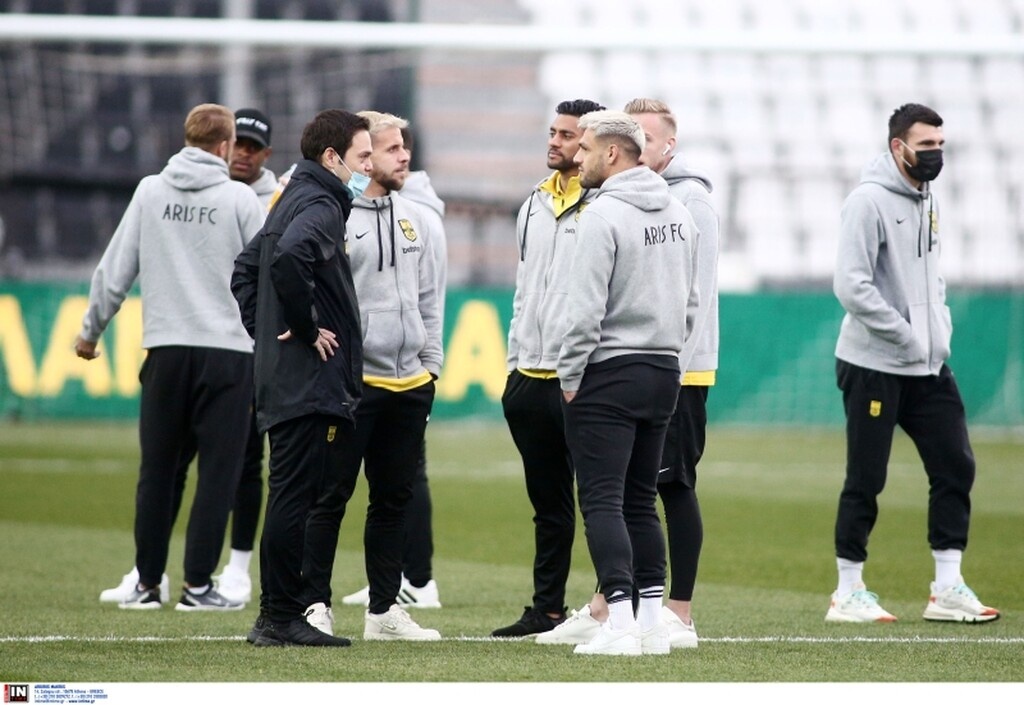 ΠΑΟΚ-Άρης: Το ντέρμπι άρχισε νωρίς - Ένταση πριν τη σέντρα (photos)