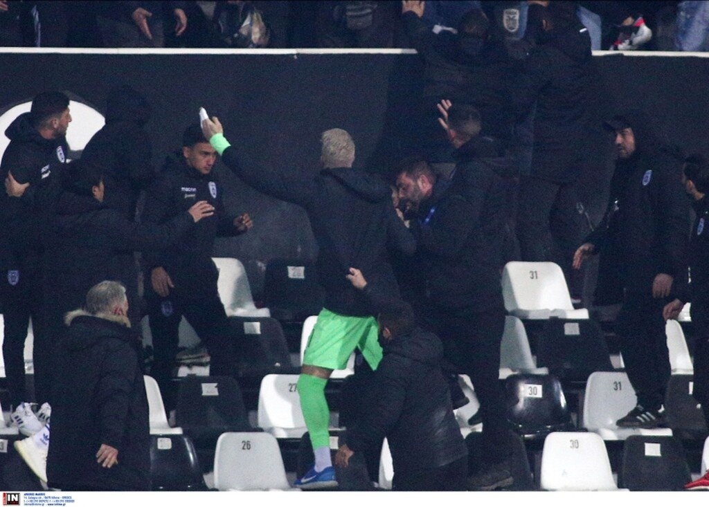 Έξαλλος ο Πασχαλάκης - Η στιγμή της έντασης στο ΠΑΟΚ-Άρης (photos)