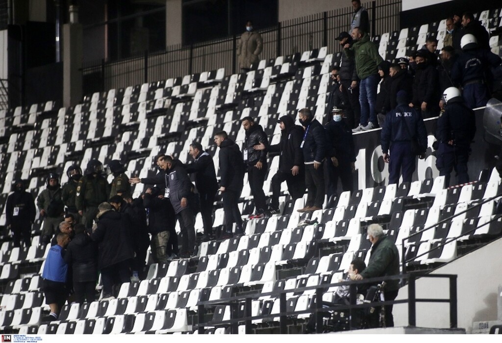 Έξαλλος ο Πασχαλάκης - Η στιγμή της έντασης στο ΠΑΟΚ-Άρης (photos)