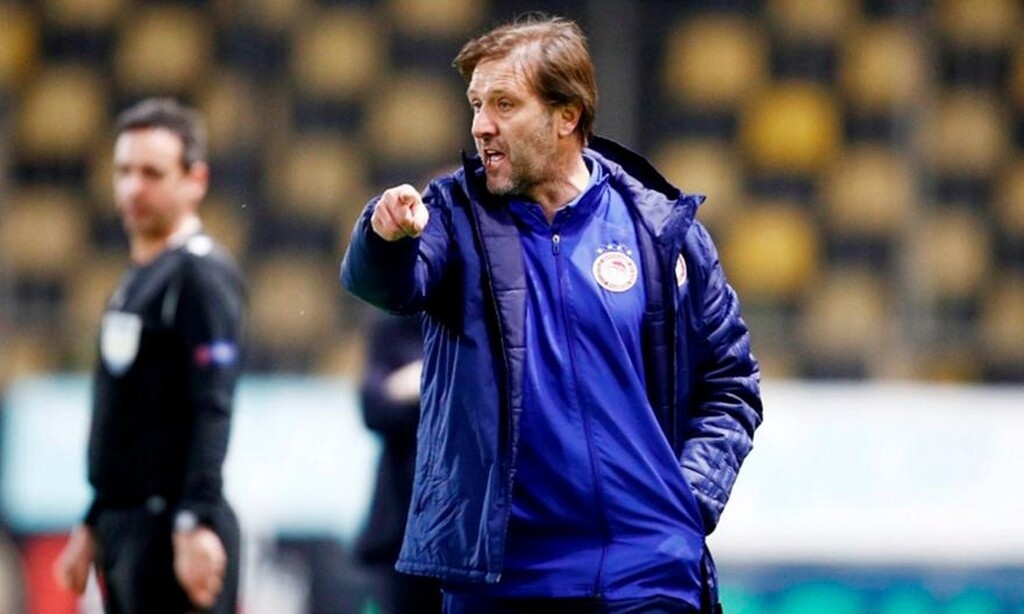 Ολυμπιακός-Λαμία: Φουλ επίθεση από Μαρτίνς - Η «ερυθρόλευκη» ενδεκάδα (photos)