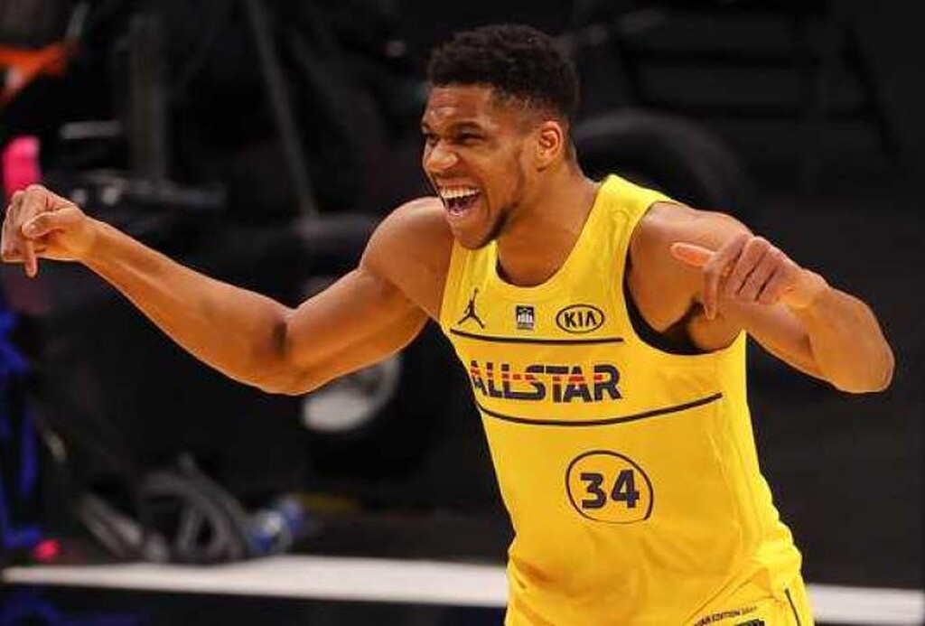 Γιάννης Αντετοκούνμπο: Στα... χνάρια του Μάικλ Τζόρνταν (photos)