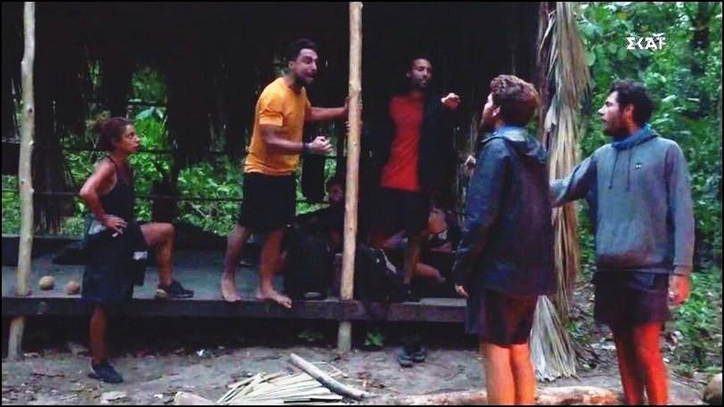 Survivor: Άγριο κράξιμο σε Σάκη - Τρομερή επίθεση από την αδερφή του Τζέιμς (photos+video)