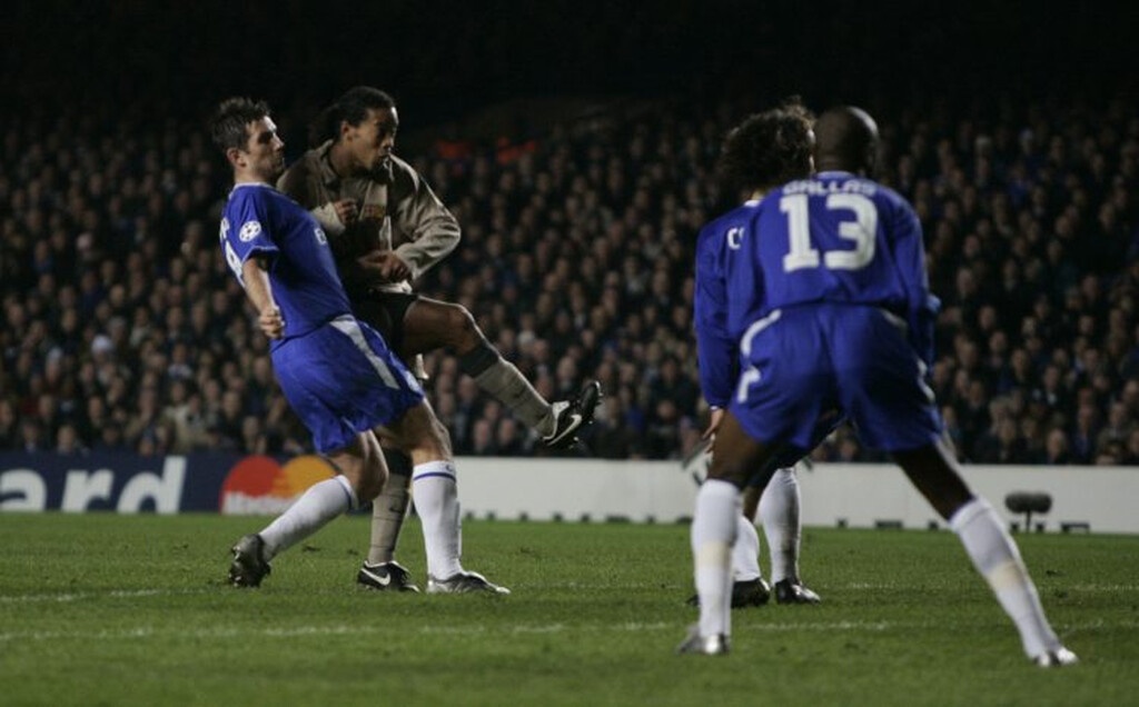 Η γκολάρα που παρέλυσε τον πλανήτη - Όταν ο Ροναλντίνιο έσβησε το τσιγάρο (video+photos)