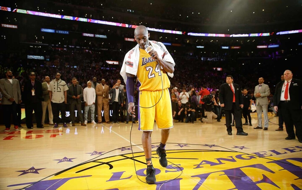 Κόμπι Μπράιαντ: Απίστευτη τιμή για υπογεγραμμένο εισιτήριο από το τελευταίο του ματς (photos+video)