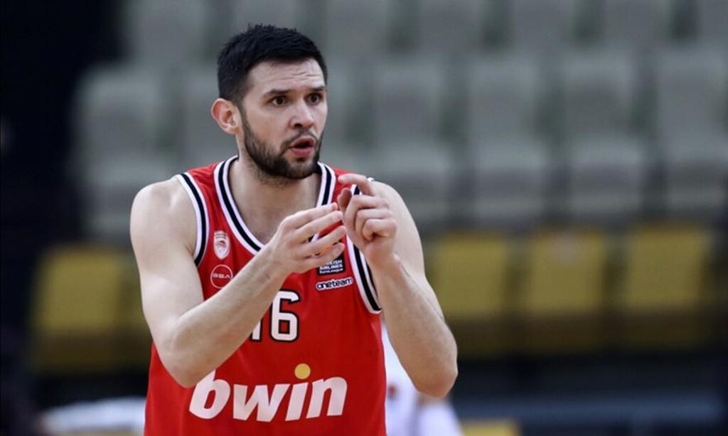 Ολυμπιακός: Χειρουργείο ο Παπανικολάου