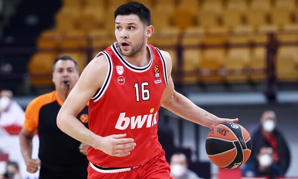 Ολυμπιακός: Χειρουργείο ο Παπανικολάου